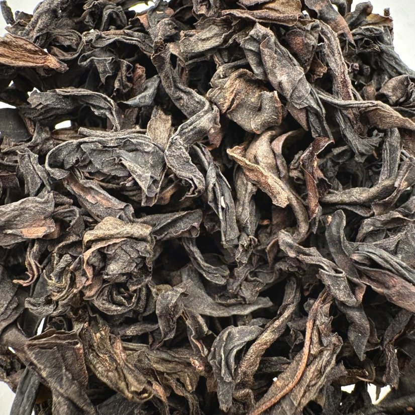 Wuyi Rou Gui - Čínský skořicovník - černý čaj zpracovaný jako oolong