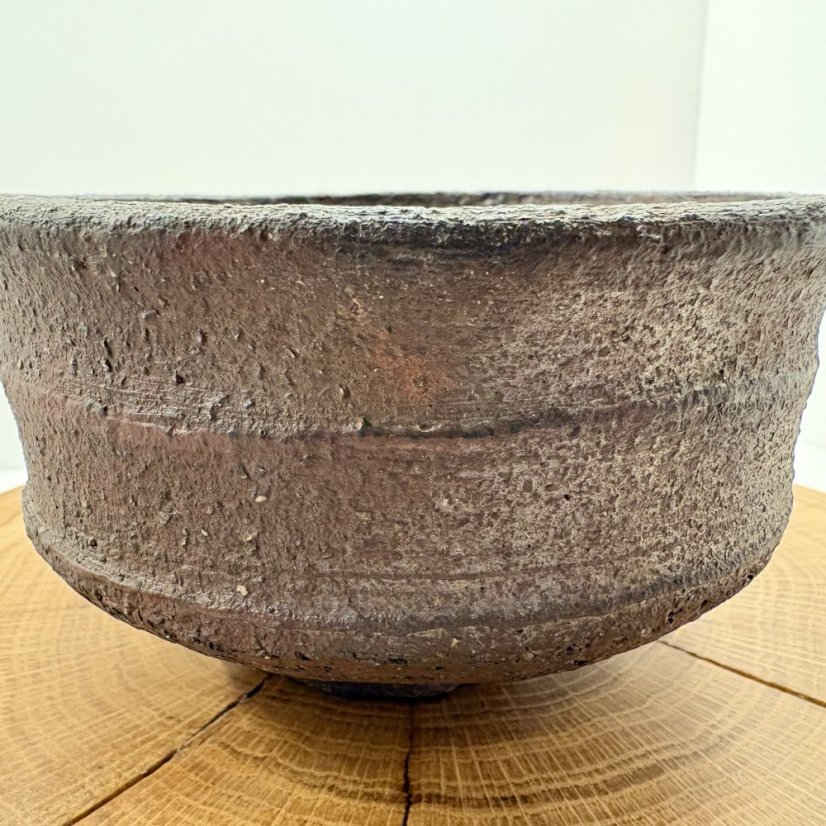 Chawan na matchu z hrubé hlíny